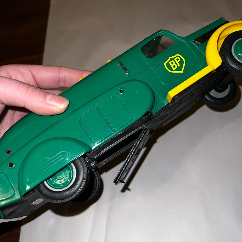 Lot of 3 BP Hess Green and Yellow Collectable Tanker Truck Set - Picture 15 of 15